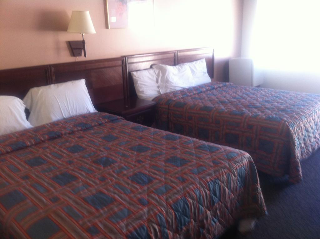 Galaxie Motel Brigham City Room photo